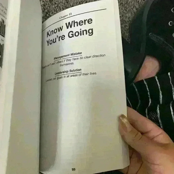 Bundle of books - Picture 10 of 16